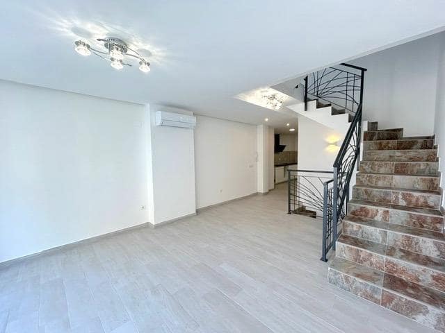 2 soveværelse Villa til salg i Piles med swimmingpool garage - € 219.000 (Ref: 8435100)