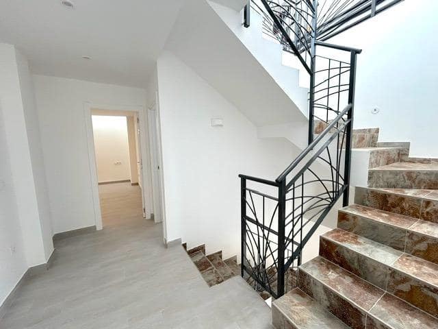 2 soveværelse Villa til salg i Piles med swimmingpool garage - € 219.000 (Ref: 8435100)