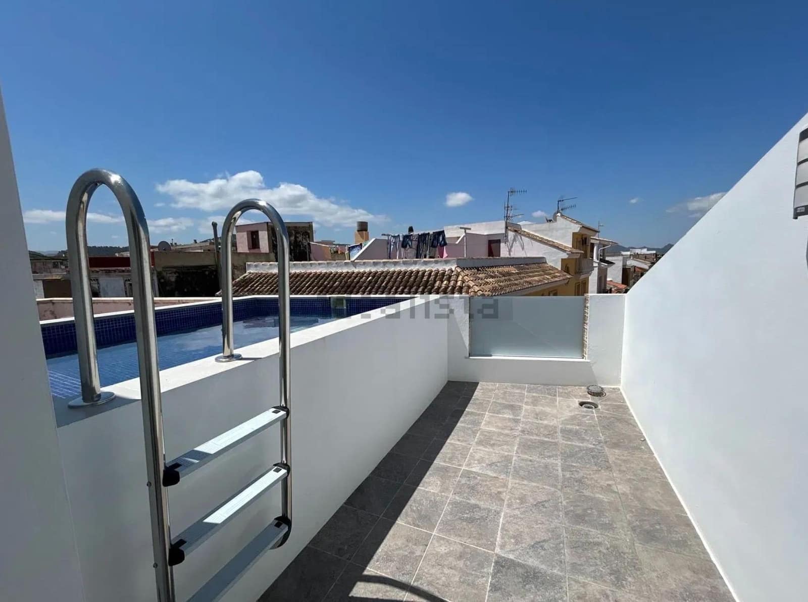 2 soveværelse Villa til salg i Piles med swimmingpool garage - € 219.000 (Ref: 8435100)