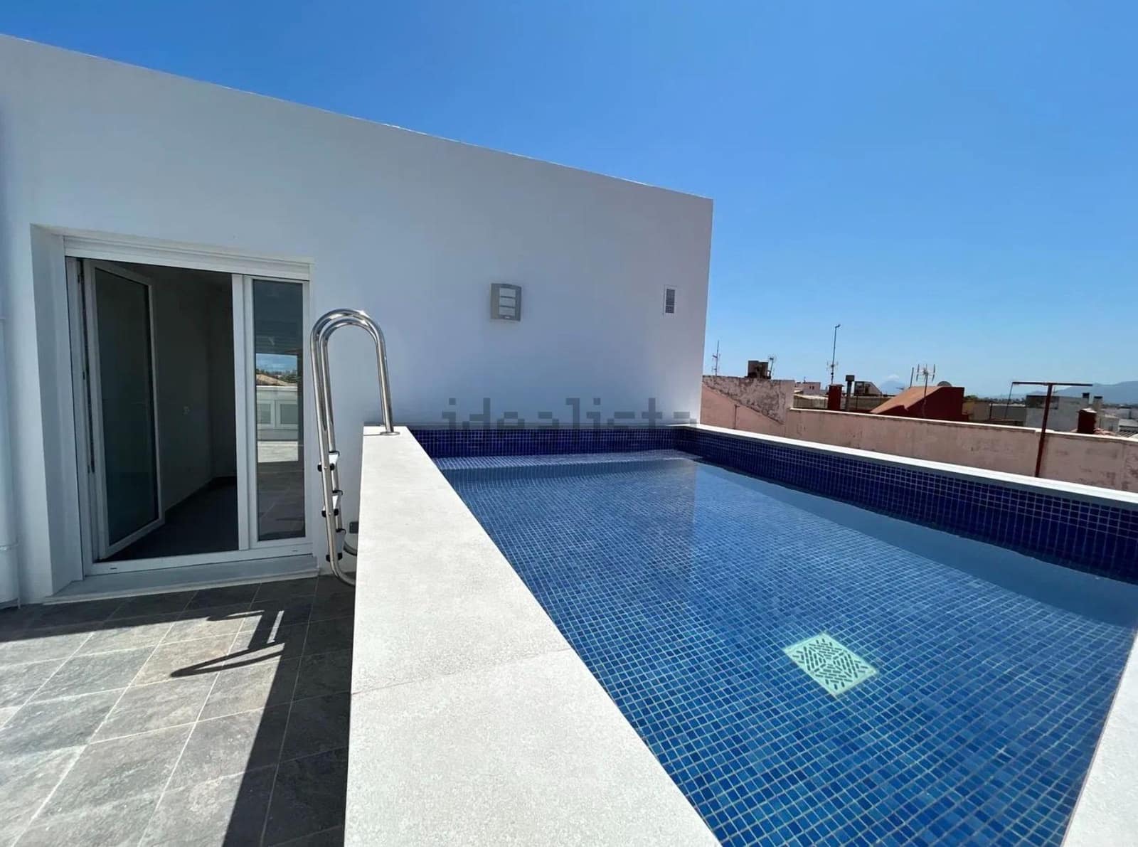 2 soveværelse Villa til salg i Piles med swimmingpool garage - € 219.000 (Ref: 8435100)