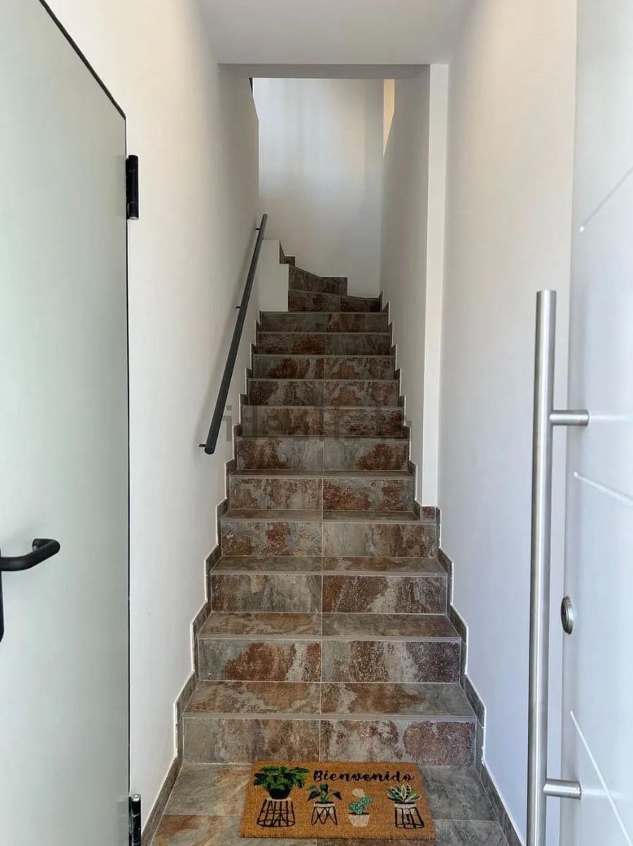 2 soveværelse Villa til salg i Piles med swimmingpool garage - € 219.000 (Ref: 8435100)