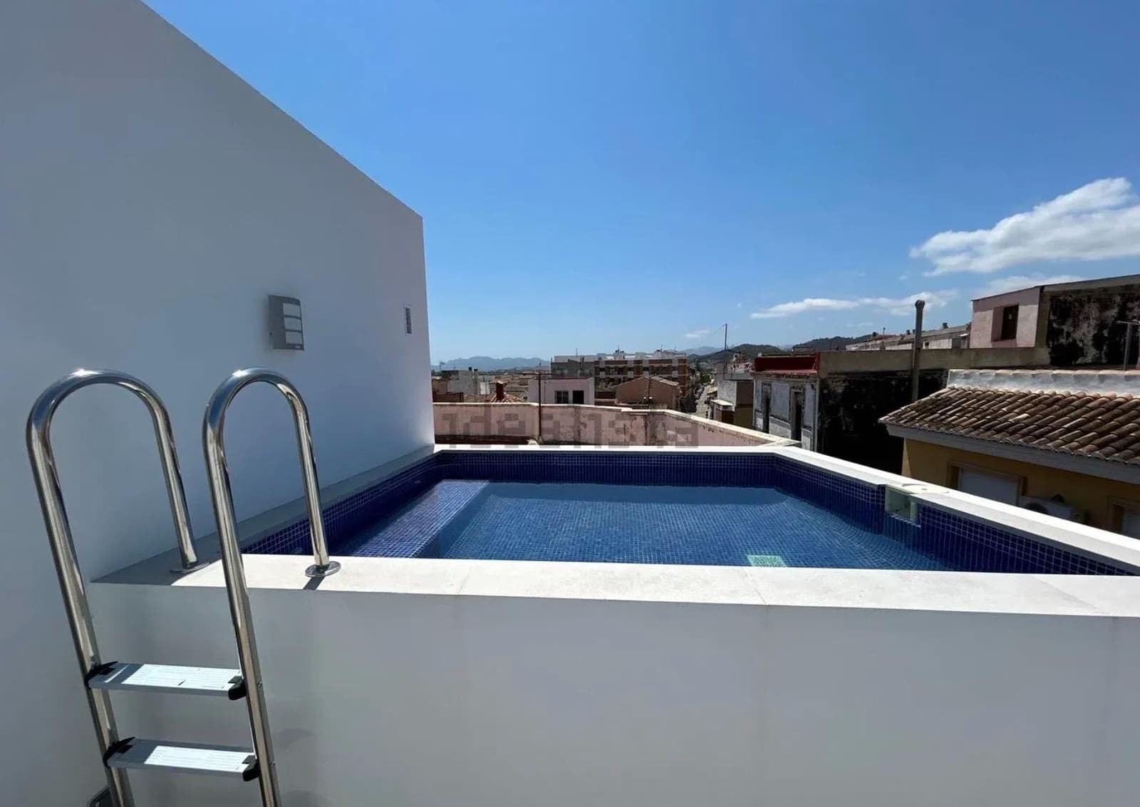 2 soveværelse Villa til salg i Piles med swimmingpool garage - € 219.000 (Ref: 8435100)