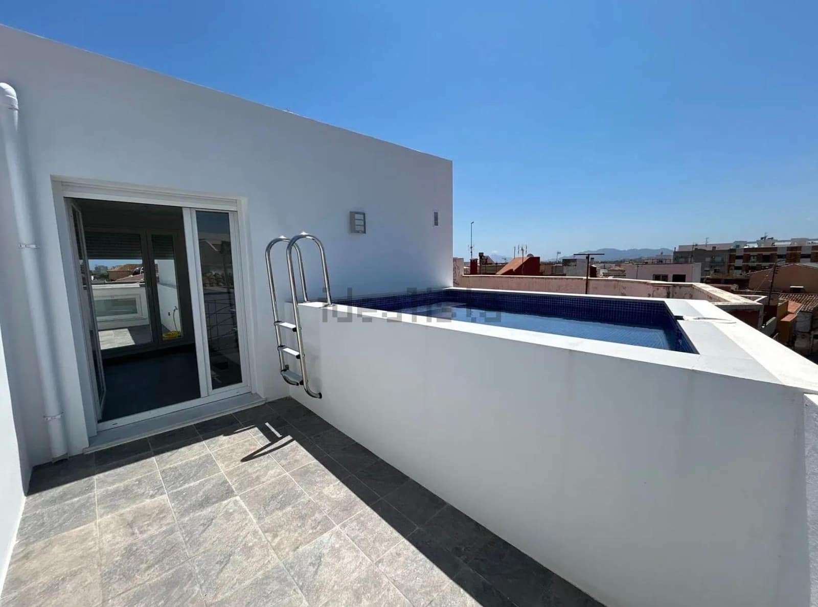 2 soveværelse Villa til salg i Piles med swimmingpool garage - € 219.000 (Ref: 8435100)