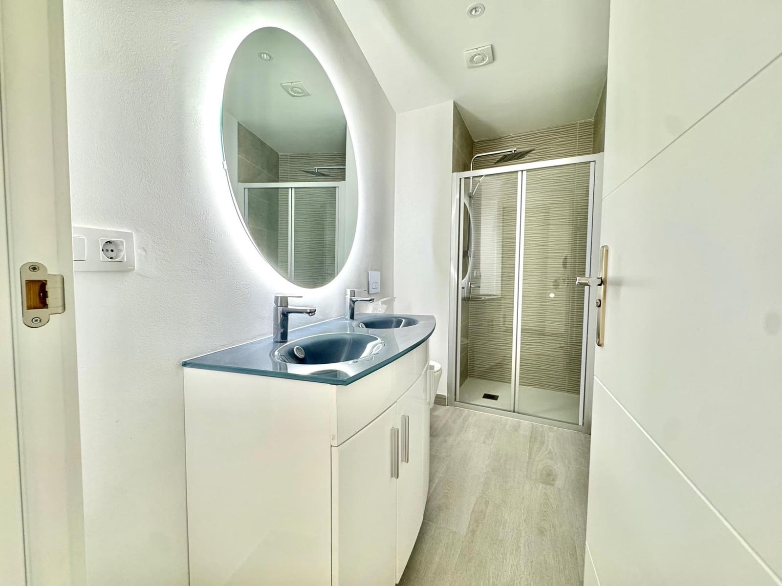 2 soveværelse Villa til salg i Piles med swimmingpool garage - € 219.000 (Ref: 8435100)