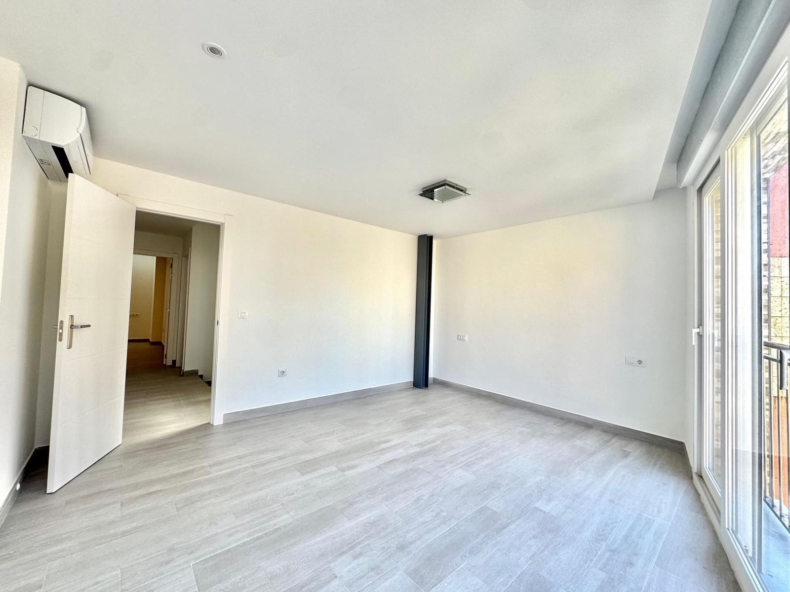 2 soveværelse Villa til salg i Piles med swimmingpool garage - € 219.000 (Ref: 8435100)