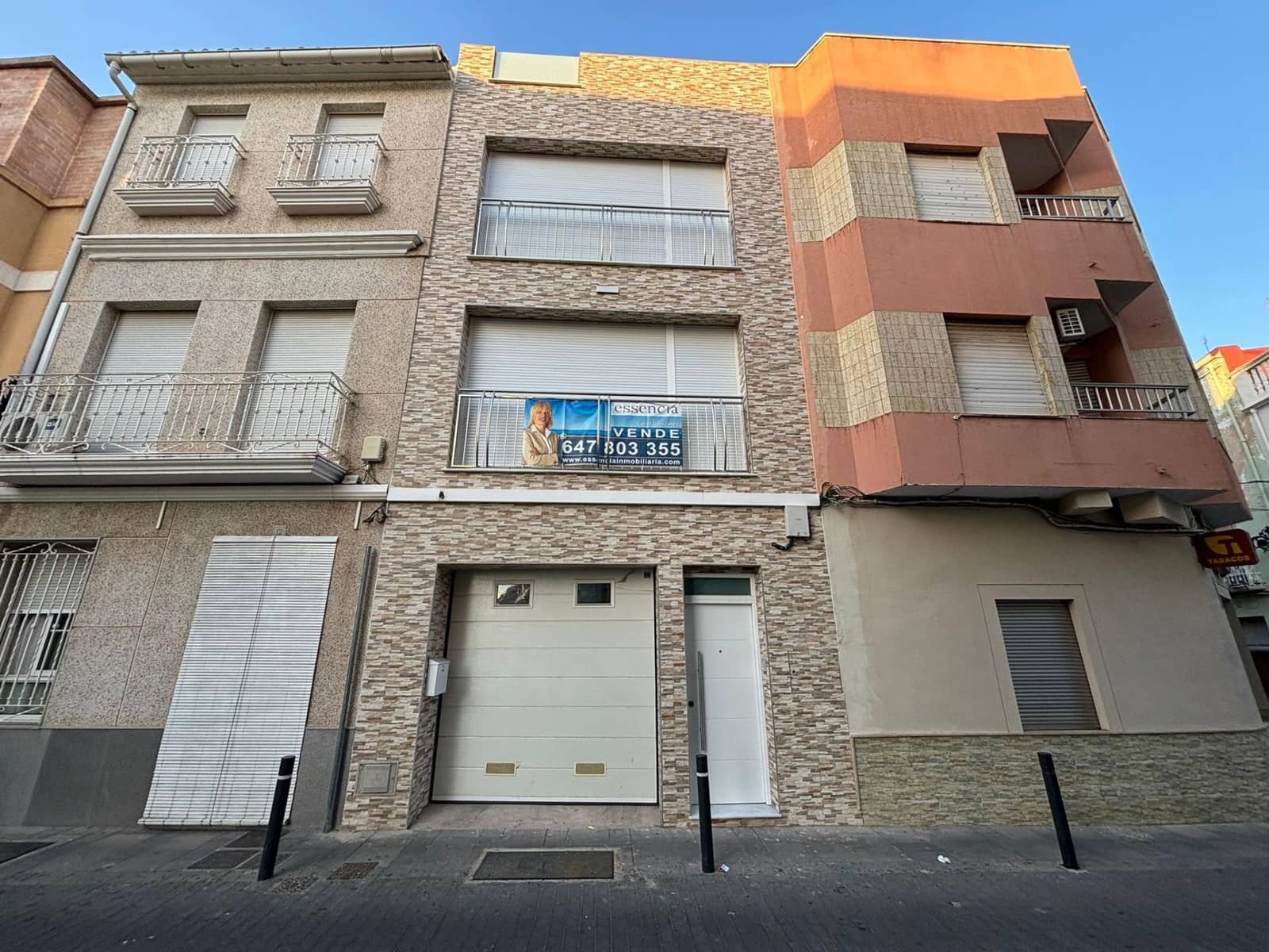 2 soveværelse Villa til salg i Piles med swimmingpool garage - € 219.000 (Ref: 8435100)