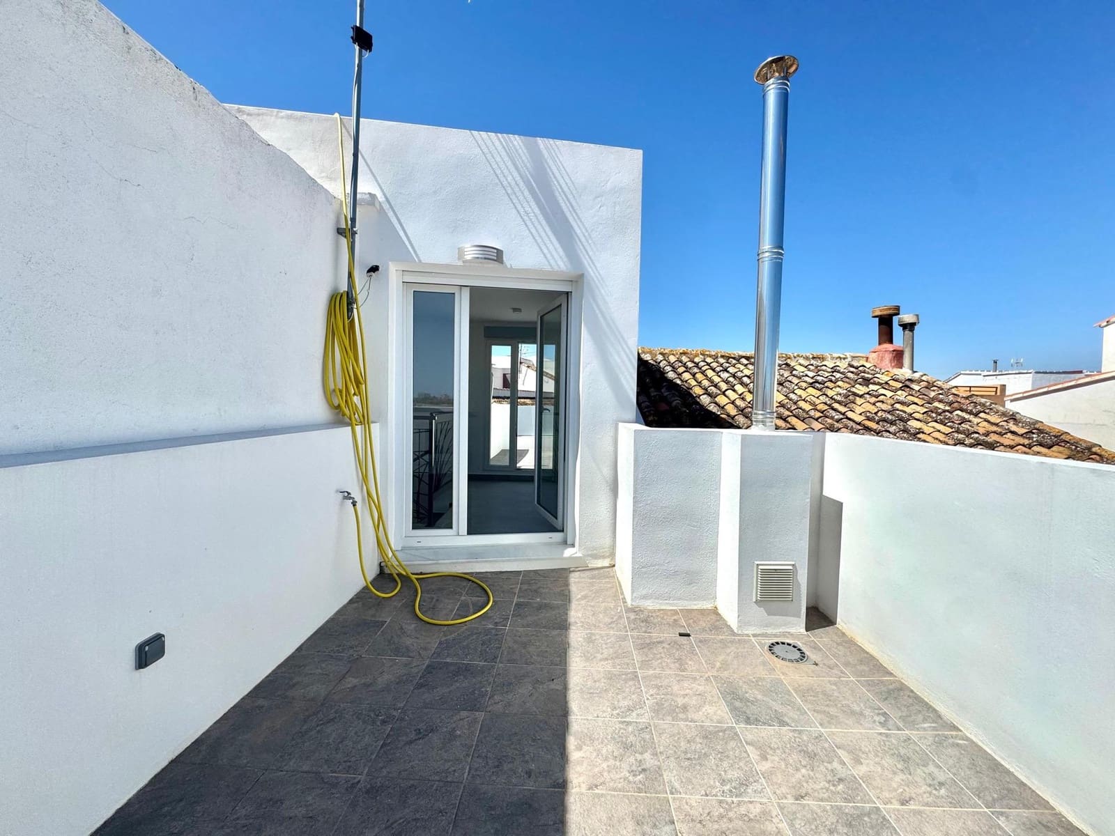 2 soveværelse Villa til salg i Piles med swimmingpool garage - € 219.000 (Ref: 8435100)