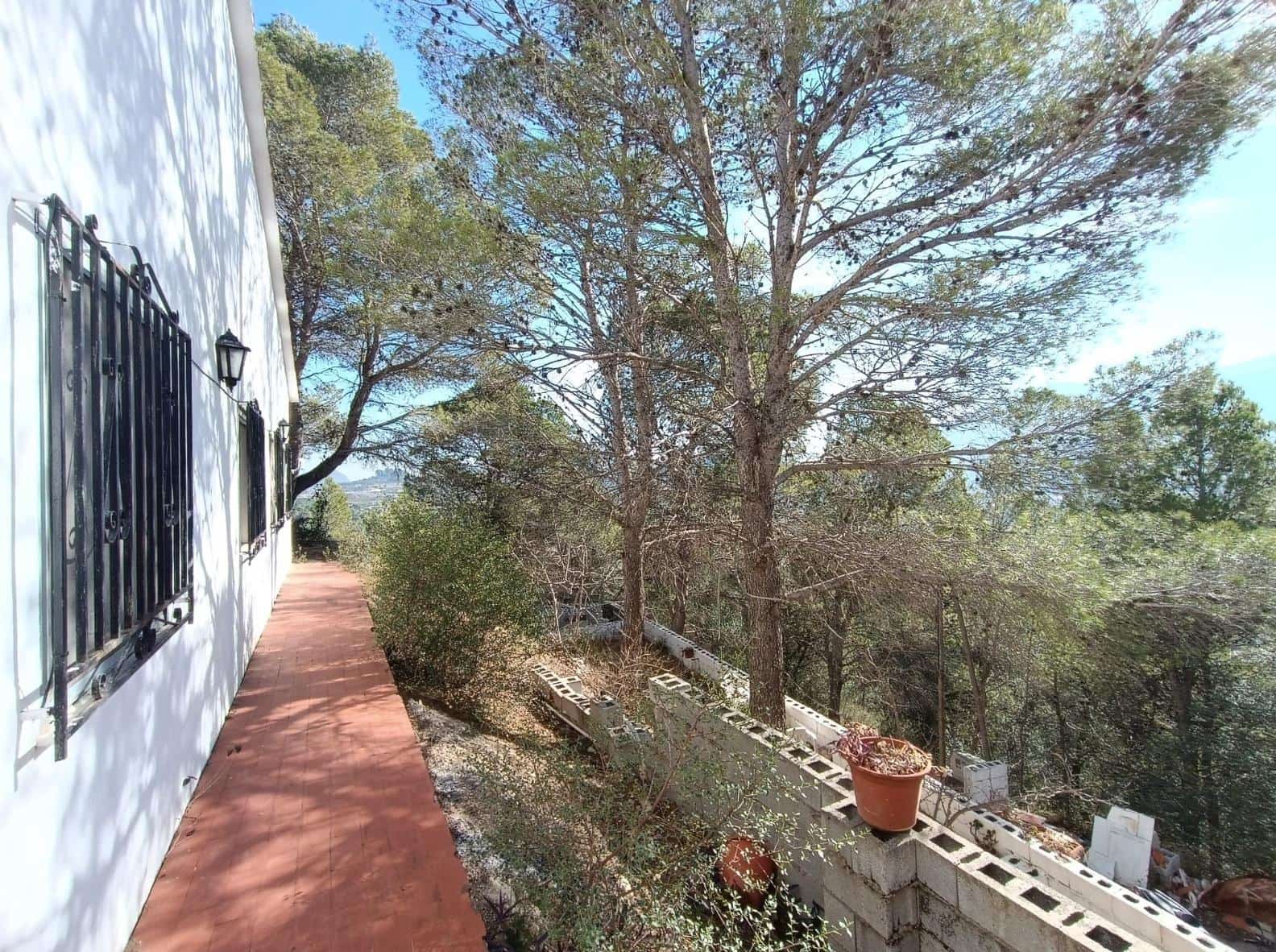 4 soveværelse Villa til salg i Almiserat / Almisera med garage - € 149.000 (Ref: 8468130)