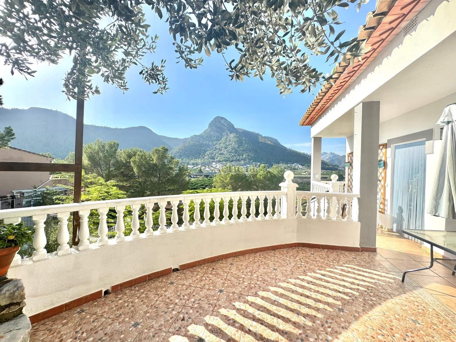 4 soverom Villa til salgs i Gandia med svømmebasseng garasje - € 359 000 (Ref: 8599483)