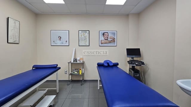 3 bedroom Commercial for rent in Palmera - € 1,200 (Ref: 8608667)