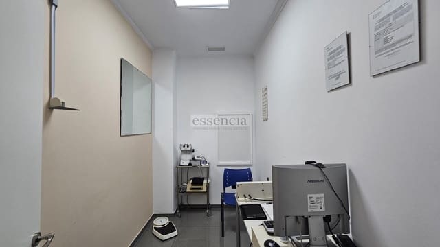 3 bedroom Commercial for rent in Palmera - € 1,200 (Ref: 8608667)