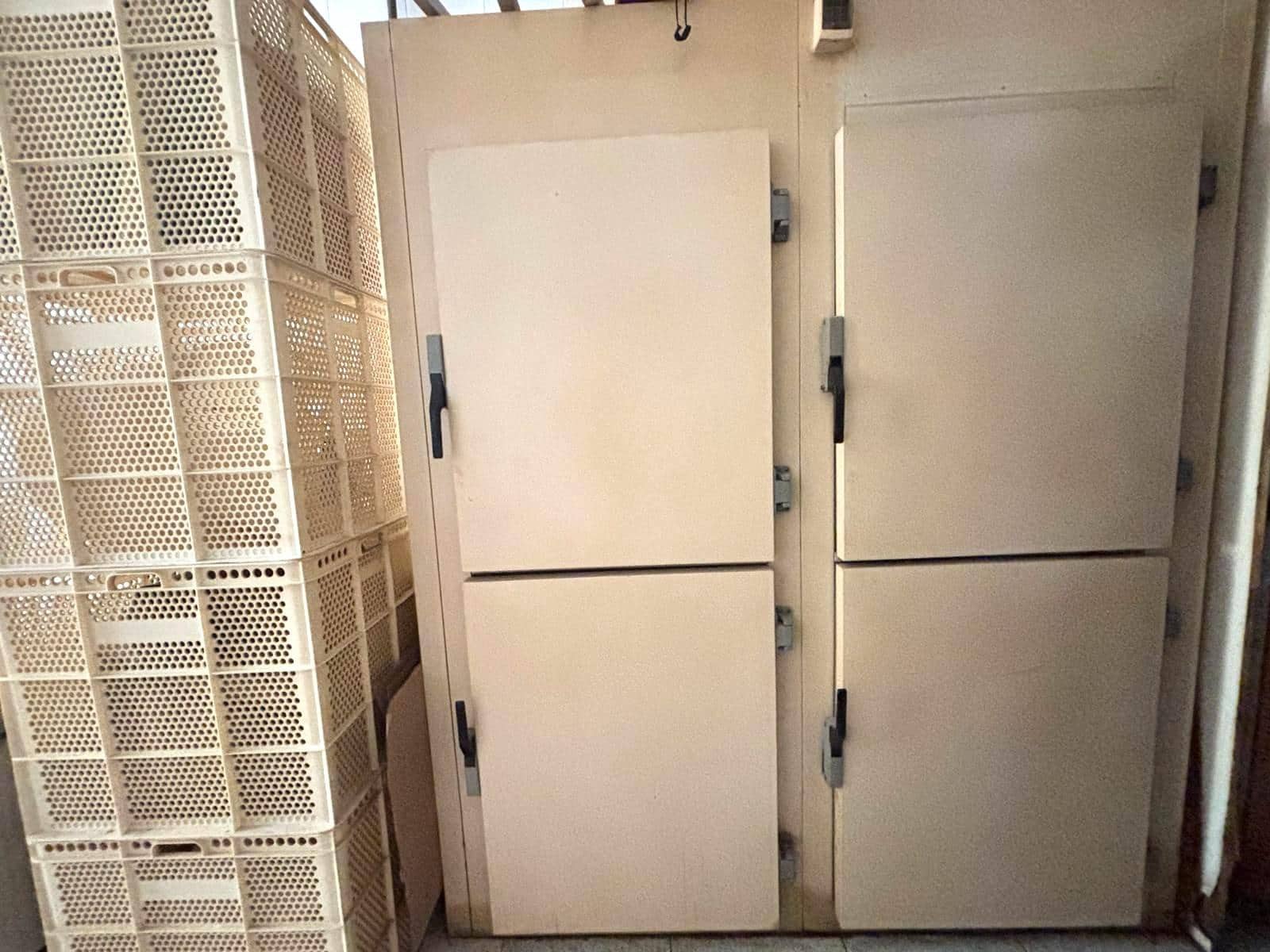 Commercial for sale in Gandia - € 155,000 (Ref: 8675863)