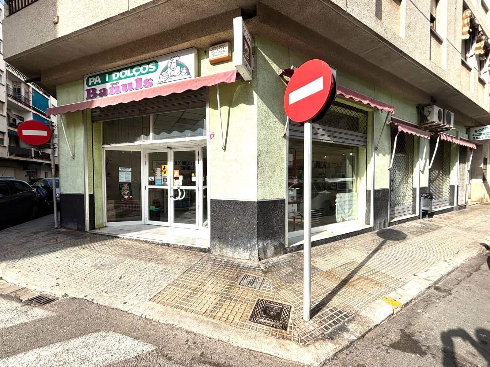 Commercial for sale in Gandia - € 155,000 (Ref: 8675863)