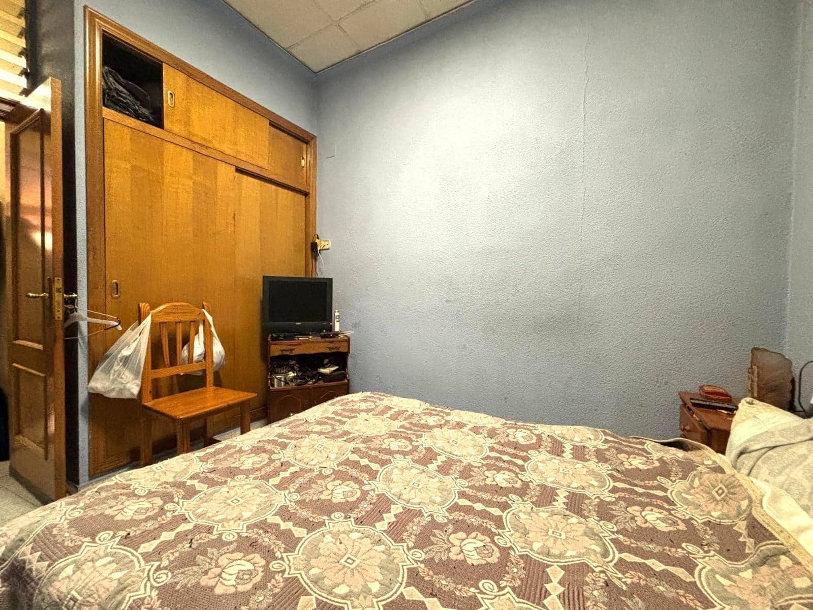 Commercial for sale in Gandia - € 155,000 (Ref: 8675863)