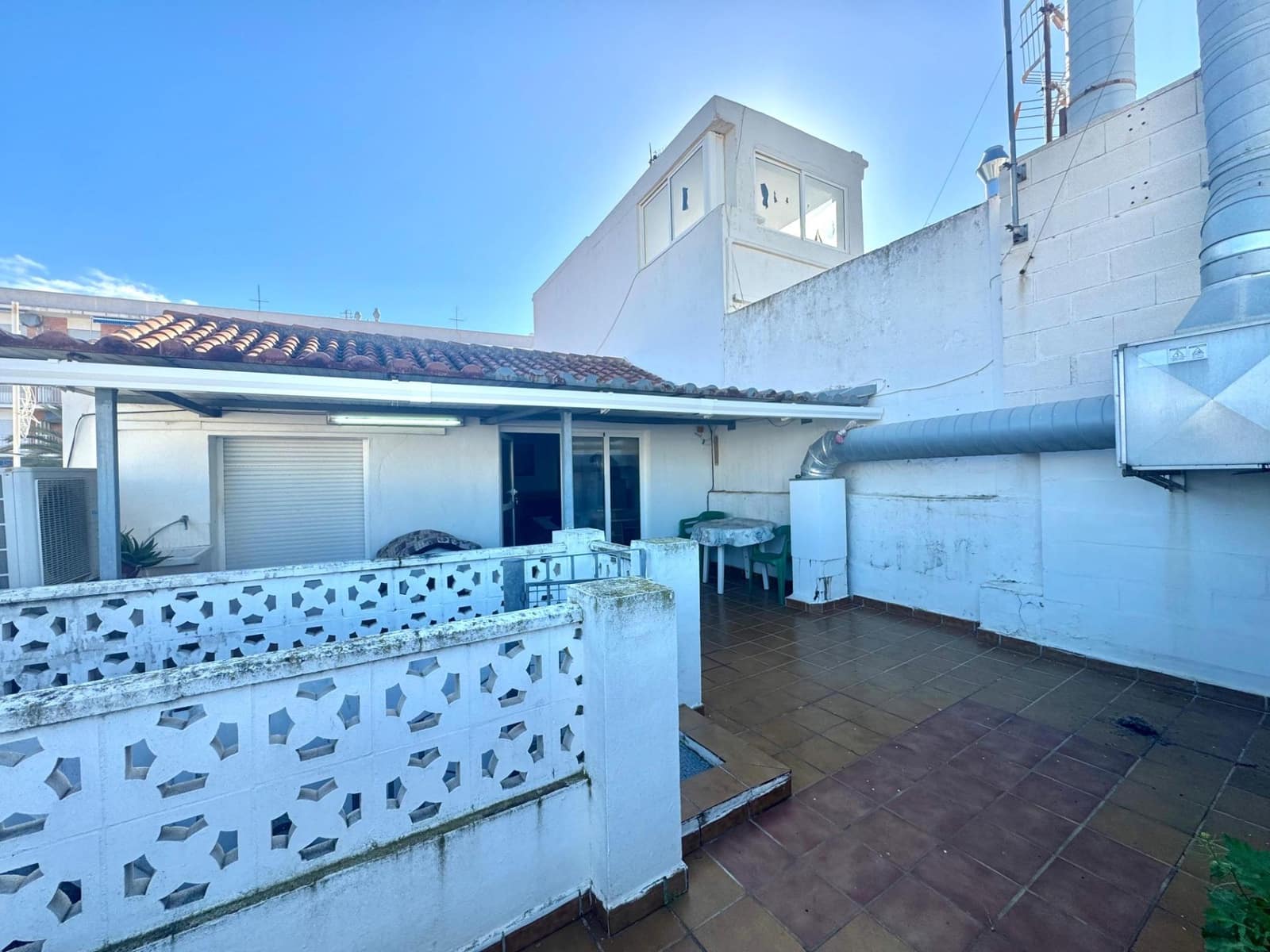 2 soveværelse Erhverv til salg i Oliva - € 499.000 (Ref: 8712847)