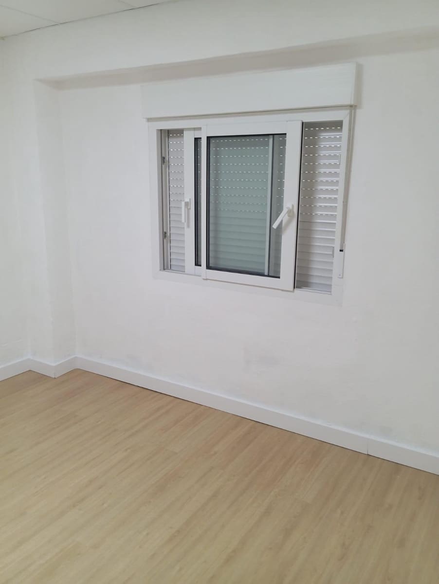 2 soveværelse Erhverv til salg i Oliva - € 499.000 (Ref: 8712847)