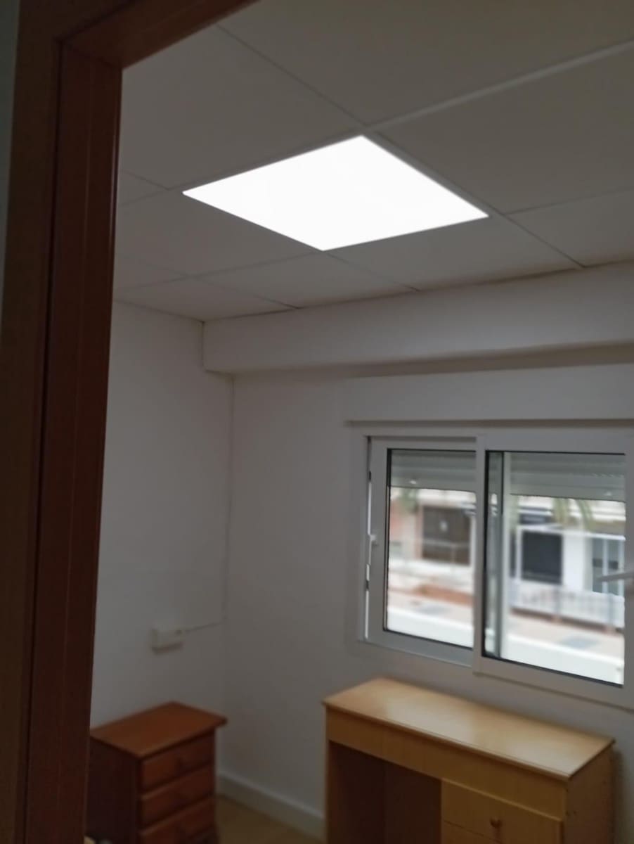 2 soveværelse Erhverv til salg i Oliva - € 499.000 (Ref: 8712847)