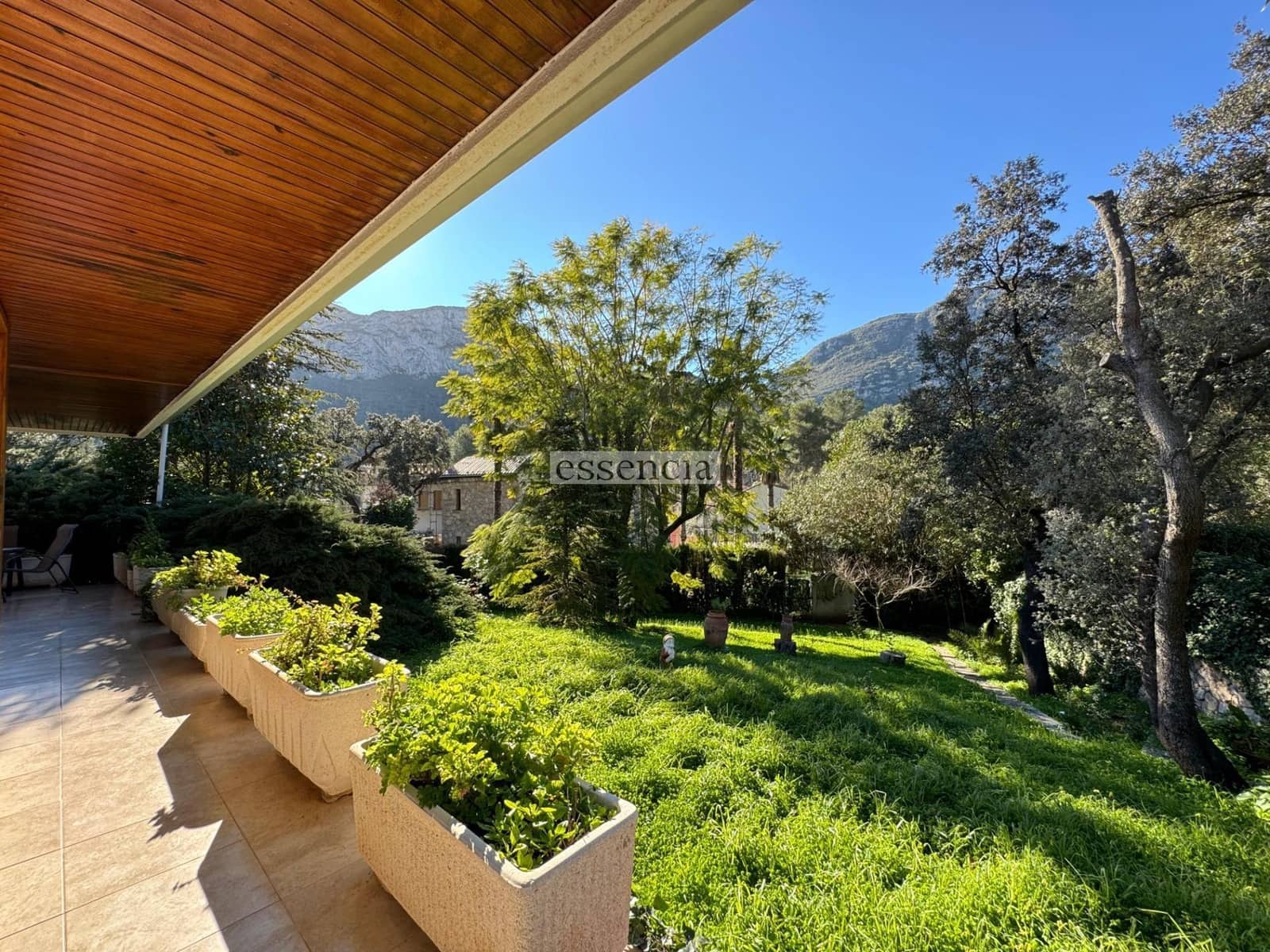 7 soveværelse Villa til salg i La Drova med swimmingpool garage - € 569.000 (Ref: 8743623)