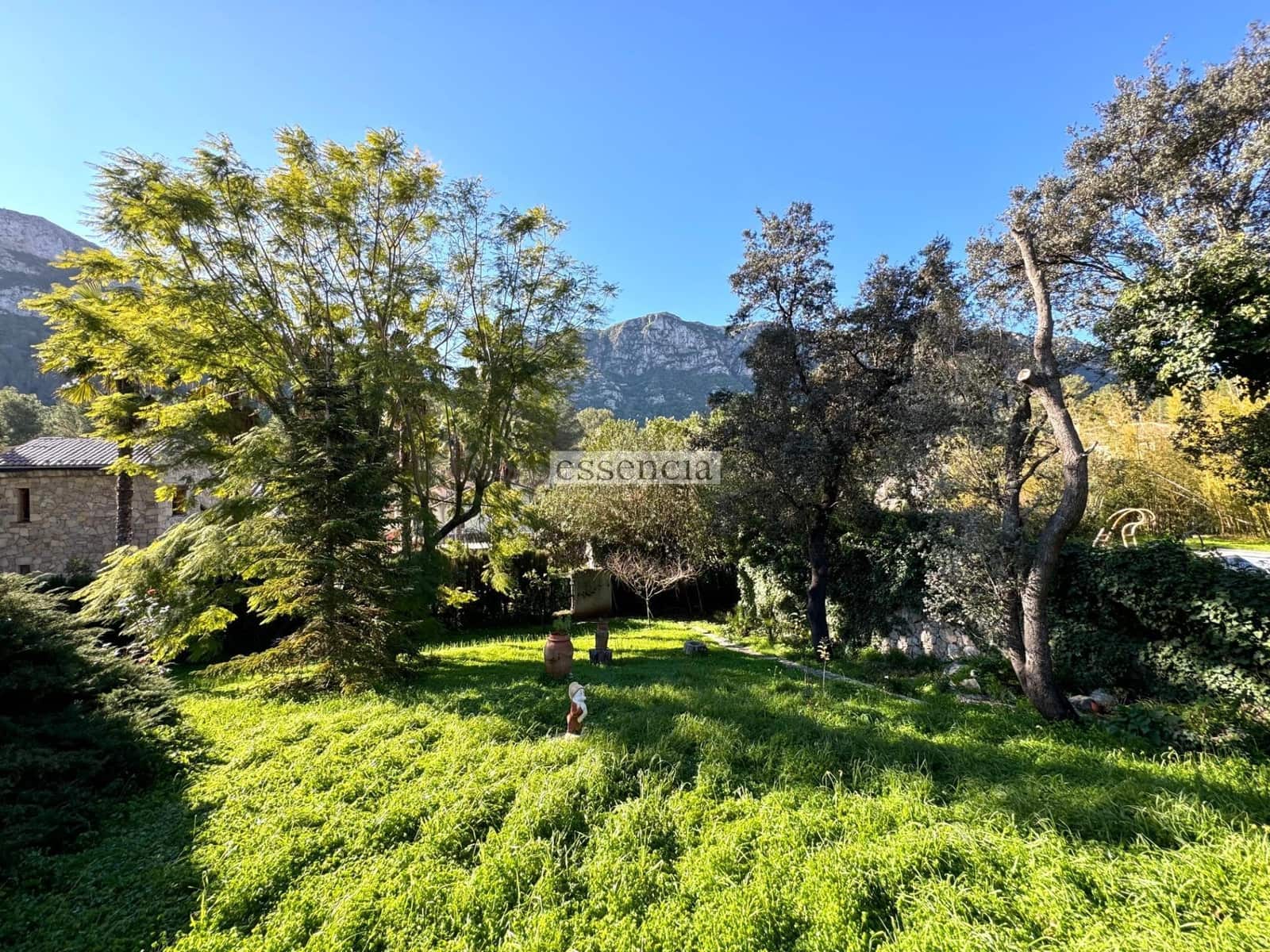 7 soveværelse Villa til salg i La Drova med swimmingpool garage - € 569.000 (Ref: 8743623)