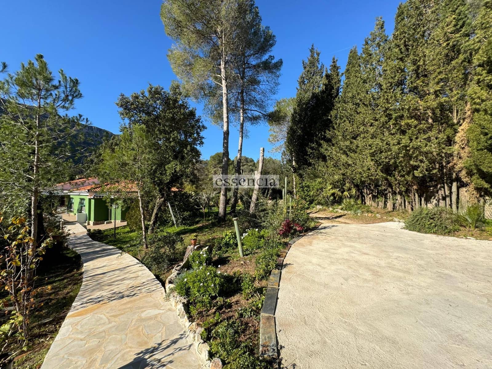 7 soveværelse Villa til salg i La Drova med swimmingpool garage - € 569.000 (Ref: 8743623)