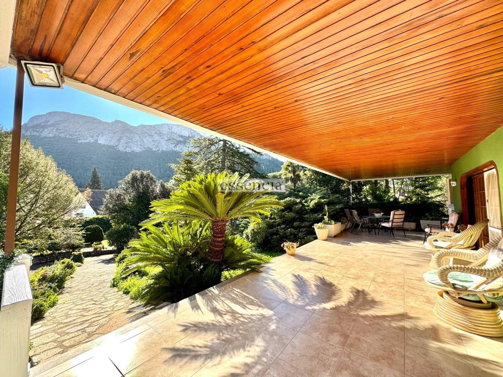 7 soveværelse Villa til salg i La Drova med swimmingpool garage - € 569.000 (Ref: 8743623)