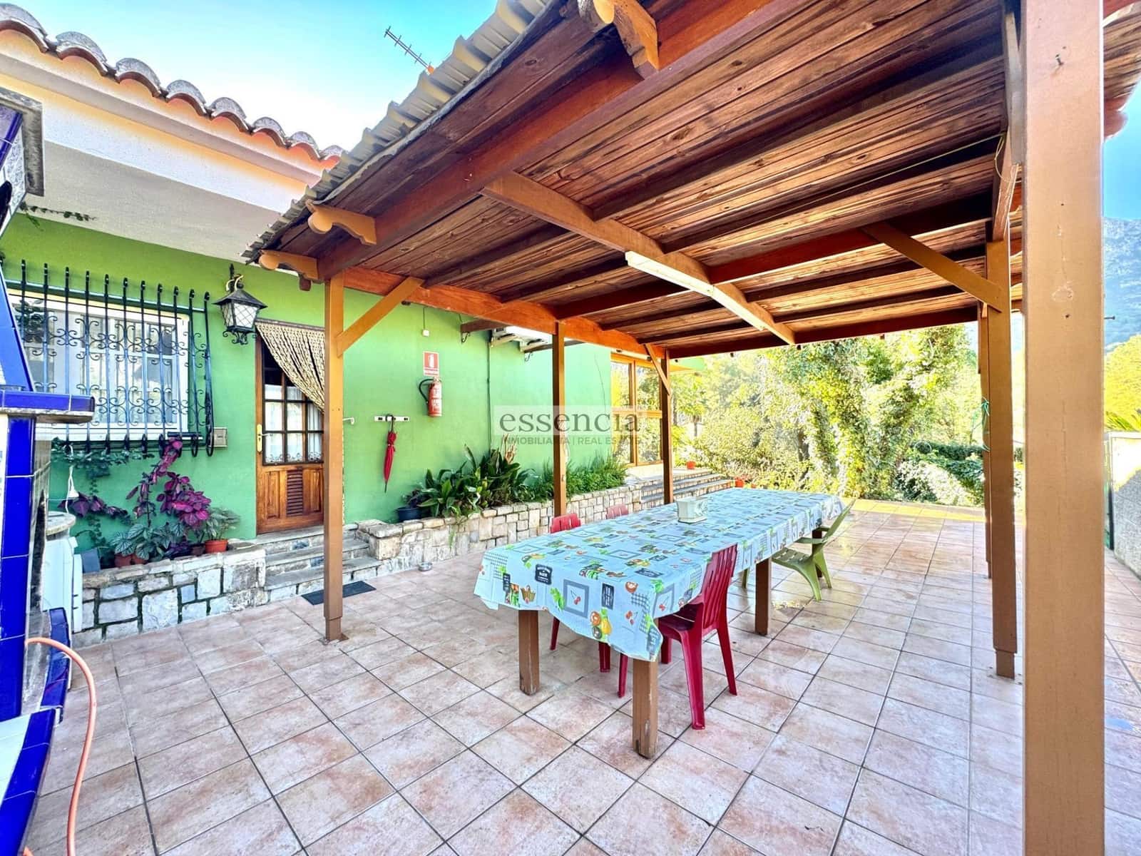 7 soveværelse Villa til salg i La Drova med swimmingpool garage - € 569.000 (Ref: 8743623)