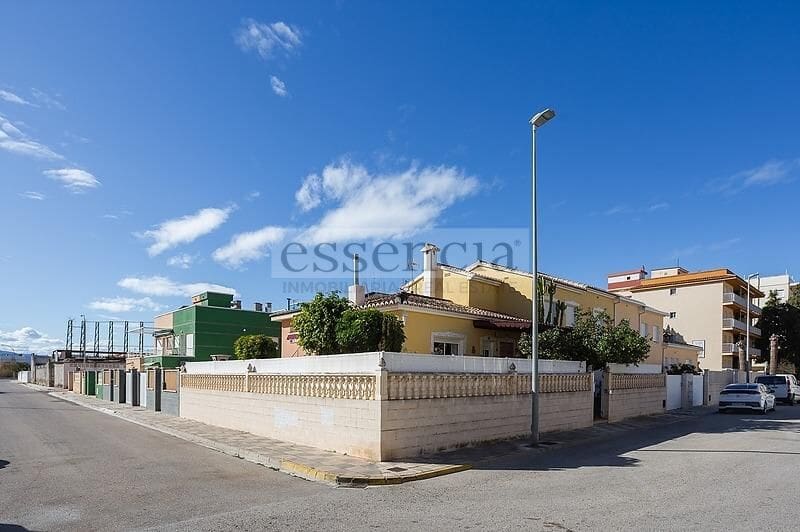 4 soverom Villa til salgs i Bellreguard med garasje - € 289 000 (Ref: 8770684)