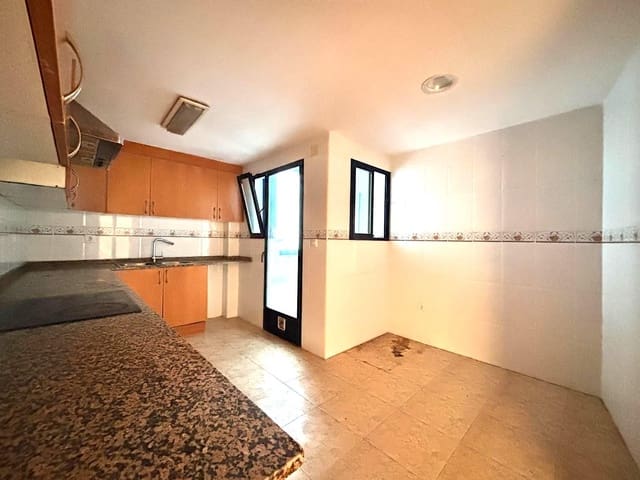 3 makuuhuone Asunto myytävänä paikassa Gandia mukana 
autotalli - 154 950 € (Ref: 8770685)