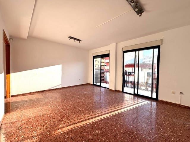 3 makuuhuone Asunto myytävänä paikassa Gandia mukana 
autotalli - 154 950 € (Ref: 8770685)