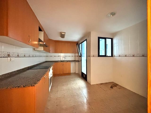 3 makuuhuone Asunto myytävänä paikassa Gandia mukana 
autotalli - 154 950 € (Ref: 8770685)