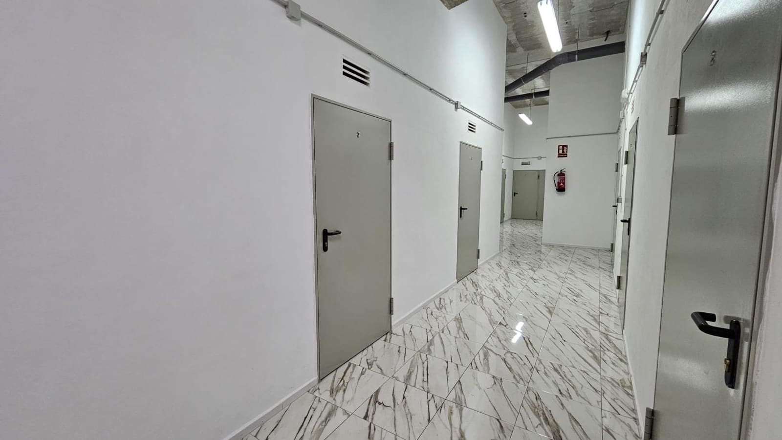 Local Comercial en Gandia en venta - 299.900 € (Ref: 8786873)