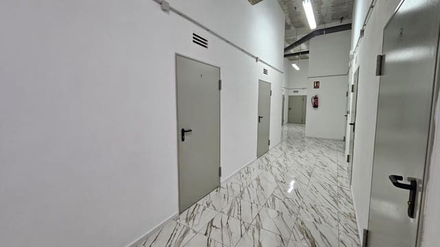 Local Comercial en Gandia en venta - 299.900 € (Ref: 8786873)