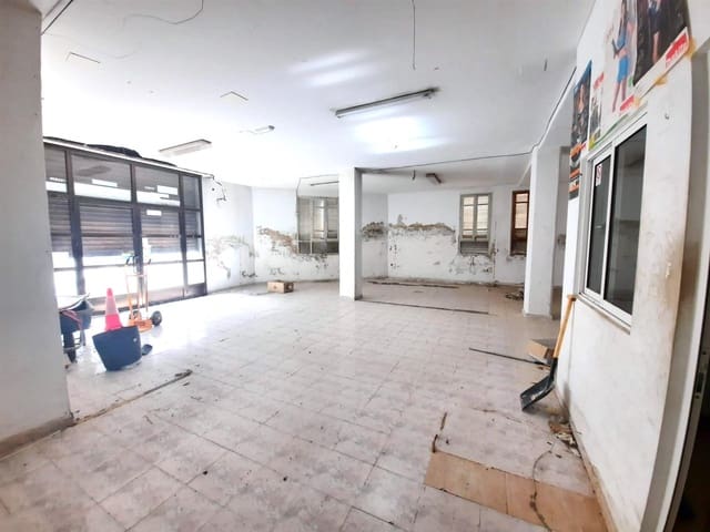 Commercial for sale in Gandia - € 129,990 (Ref: 8847687)