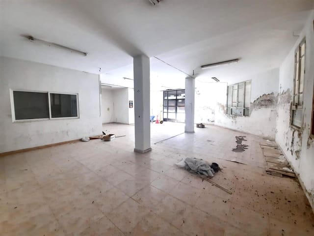 Commercial for sale in Gandia - € 129,990 (Ref: 8847687)