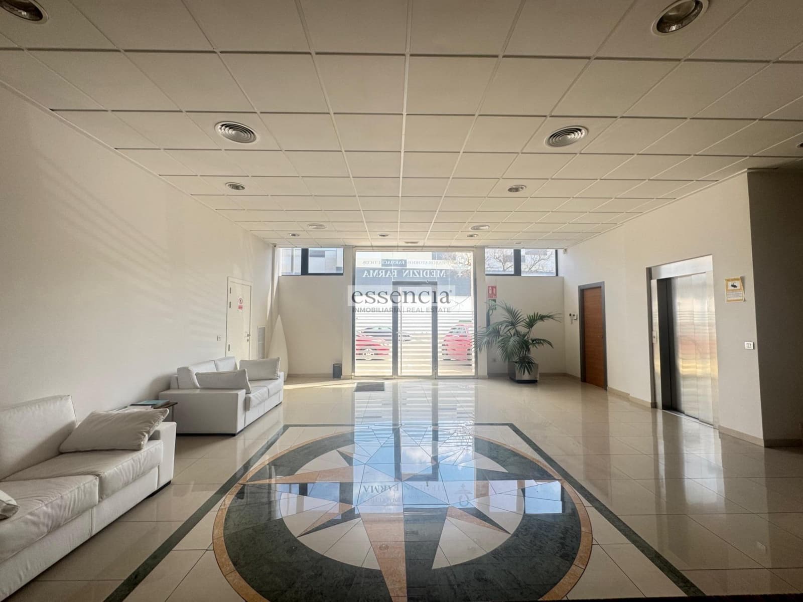 Bedrift til salgs i Gandia med garasje - € 780 000 (Ref: 8859634)