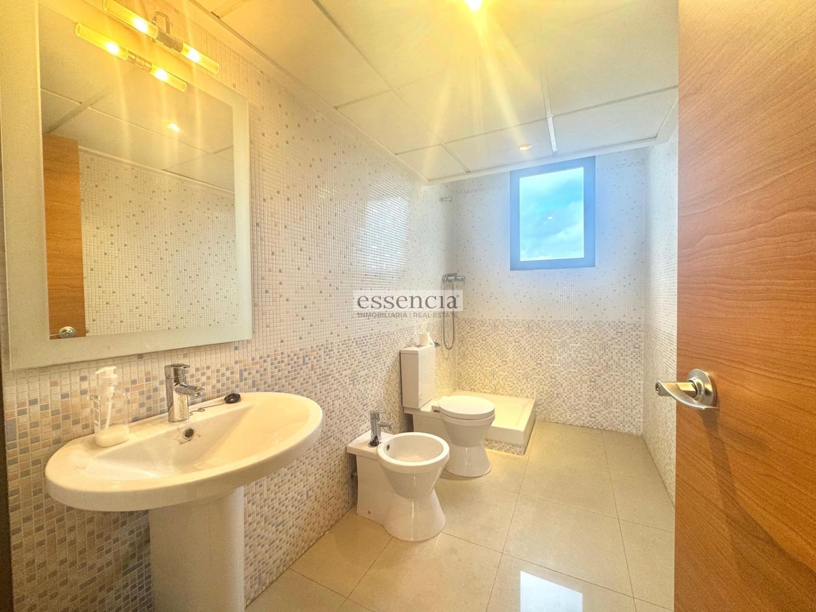 Bedrift til salgs i Gandia med garasje - € 780 000 (Ref: 8859634)