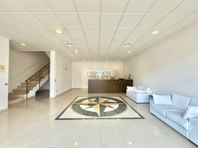 Biznes na sprzedaż w Gandia z garażem - 780 000 € (Ref: 8859634)