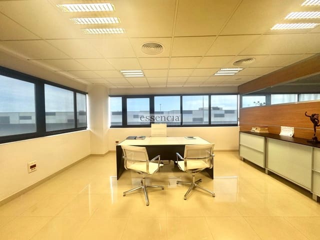 Biznes na sprzedaż w Gandia z garażem - 780 000 € (Ref: 8859634)