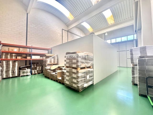 Biznes na sprzedaż w Gandia z garażem - 780 000 € (Ref: 8859634)