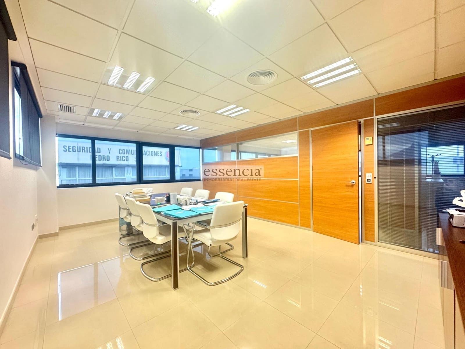 Bedrift til salgs i Gandia med garasje - € 780 000 (Ref: 8859634)