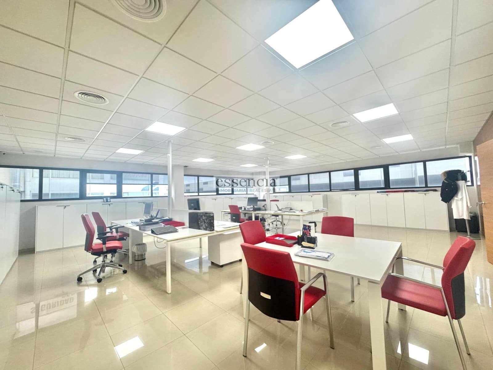 Bedrift til salgs i Gandia med garasje - € 780 000 (Ref: 8859634)