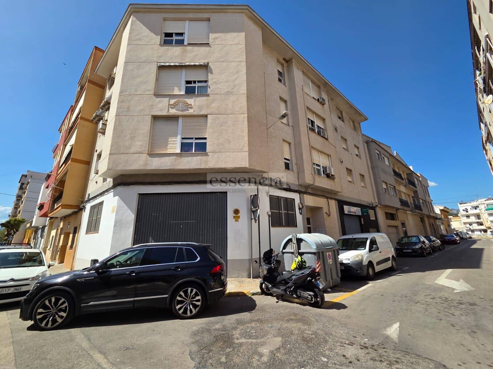 Commercieel te koop in Gandia met garage - € 76.000 (Ref: 8907644)