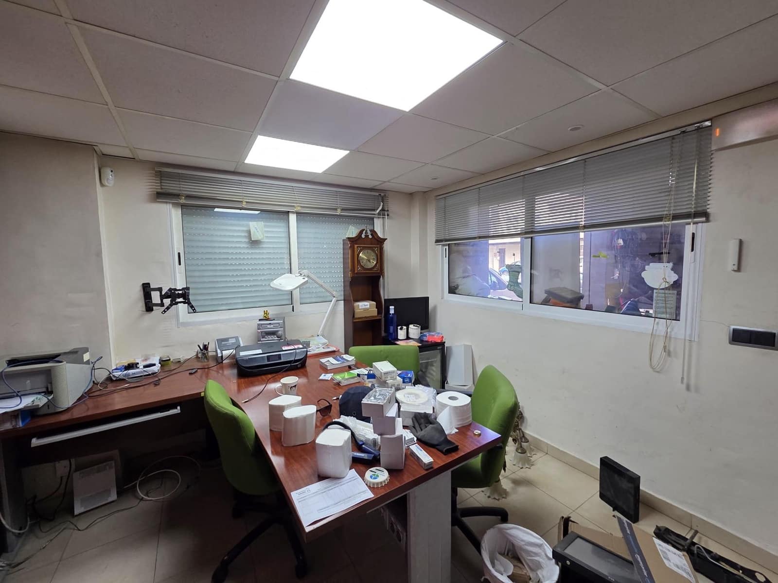 Commercieel te koop in Gandia met garage - € 76.000 (Ref: 8907644)