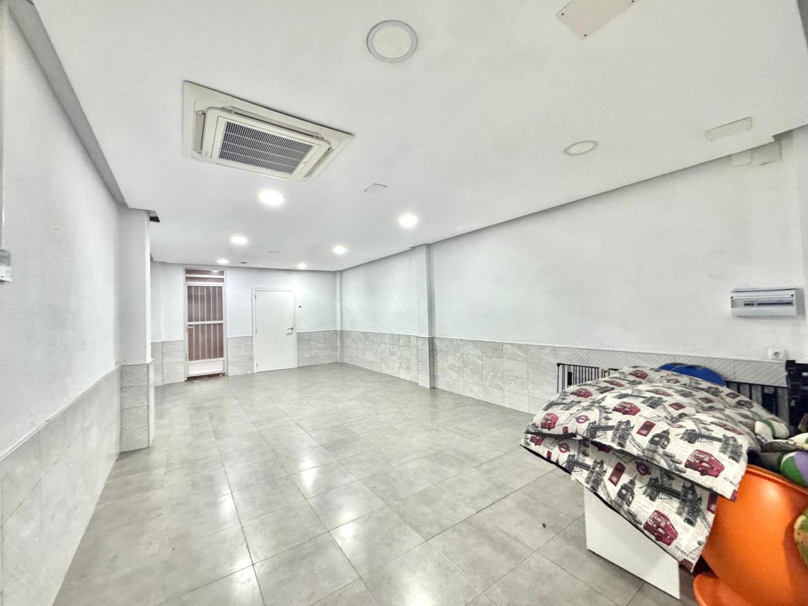 Erhverv til salg i Gandia - € 83.000 (Ref: 8992101)