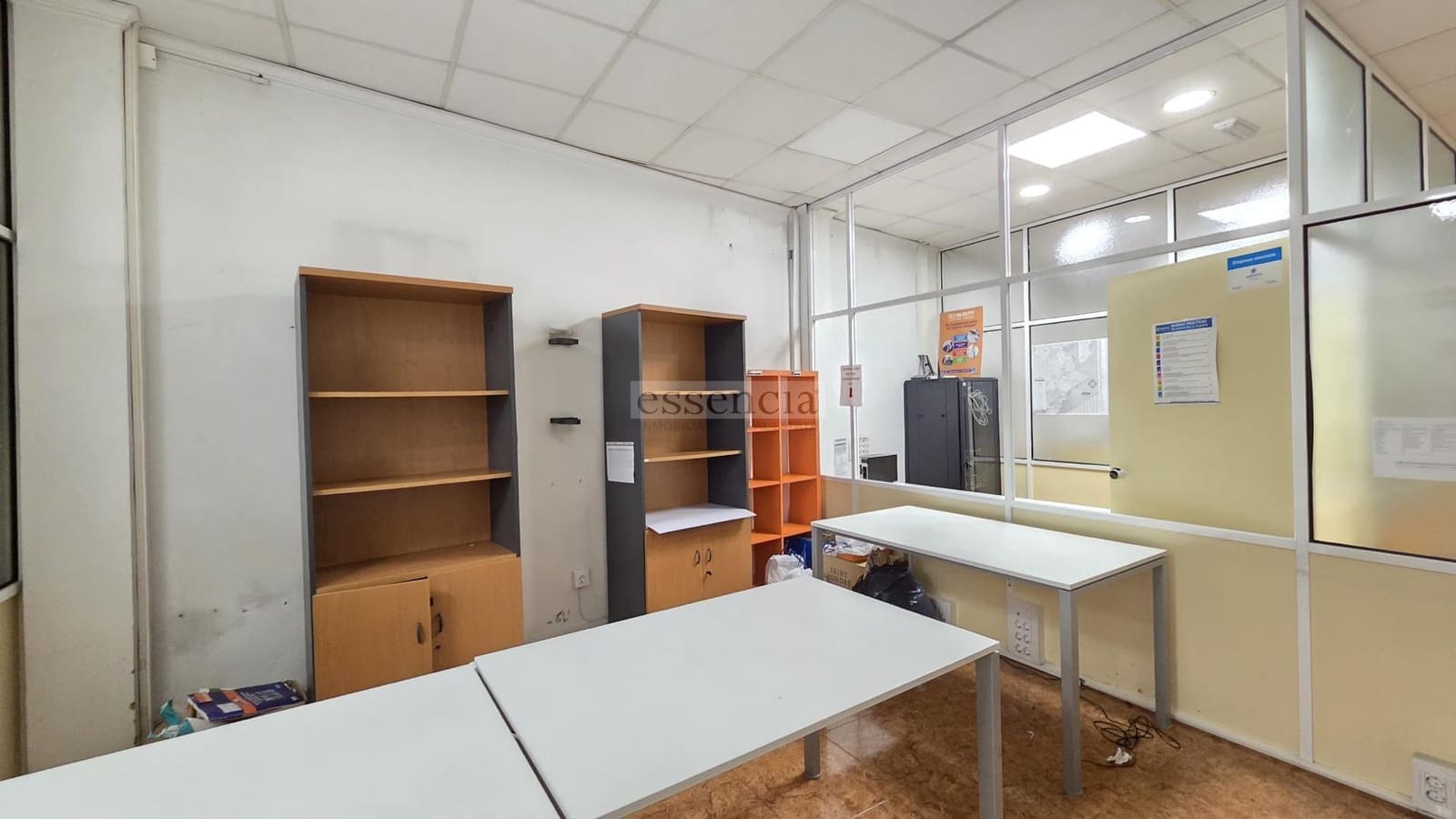 Kaupallinen vuokrattavana paikassa Gandia - 690 € (Ref: 9012408)