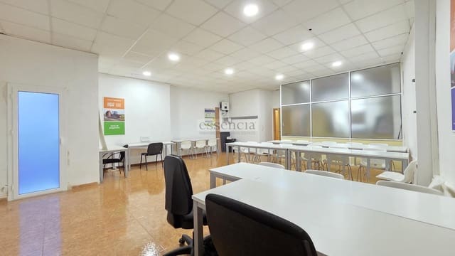 Erhverv til leje i Gandia - € 690 (Ref: 9012408)