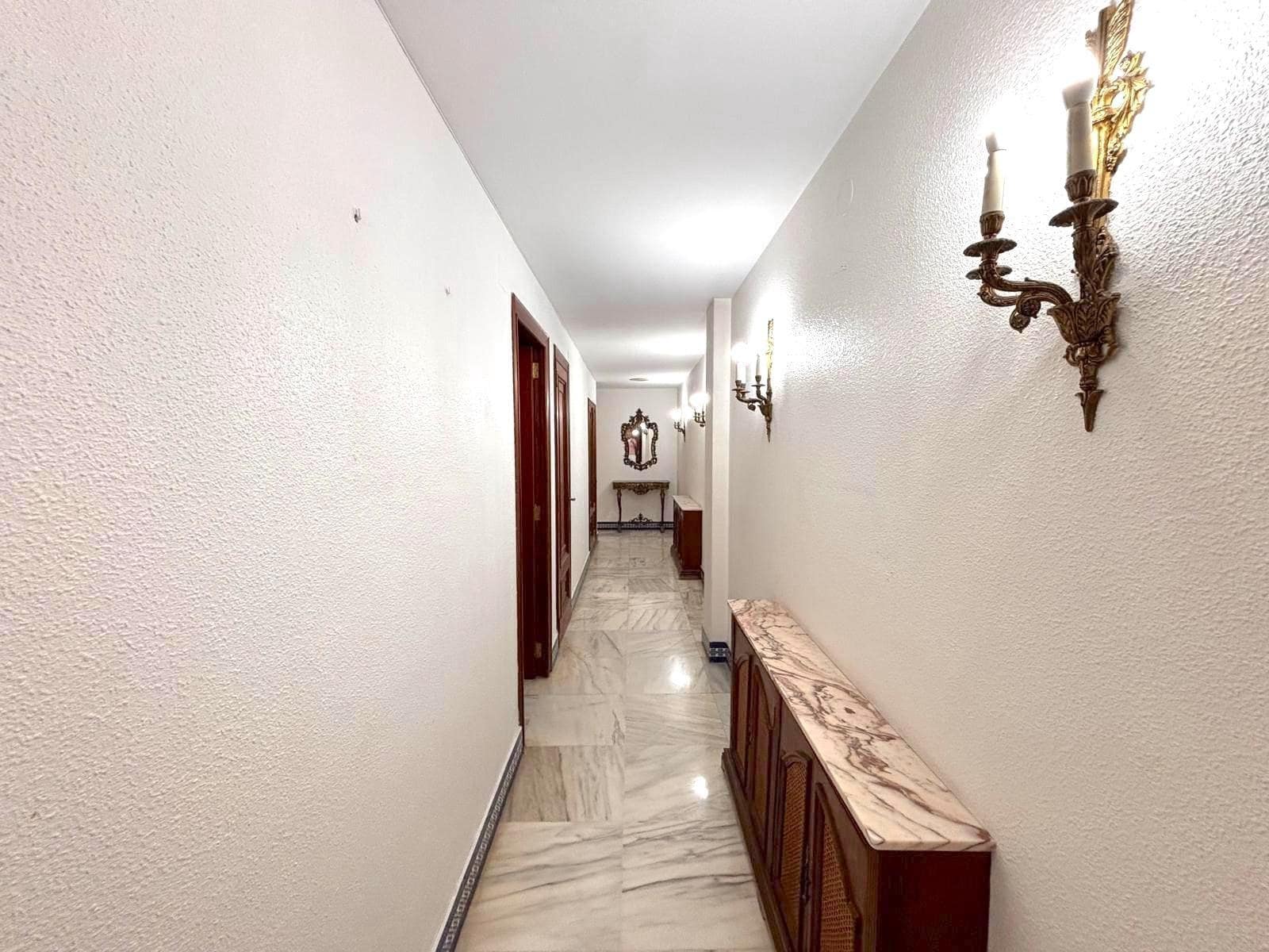 5 soveværelse Lejlighed til salg i Gandia med garage - € 399.900 (Ref: 9031280)