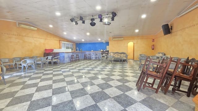 Commercial for sale in Palma de Gandía with garage - € 499,900 (Ref: 9034377)