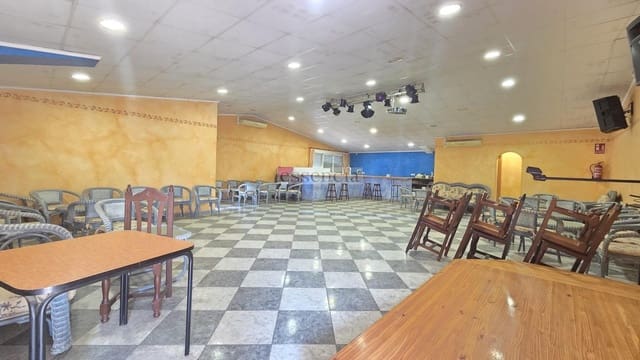 Commercial for sale in Palma de Gandía with garage - € 499,900 (Ref: 9034377)