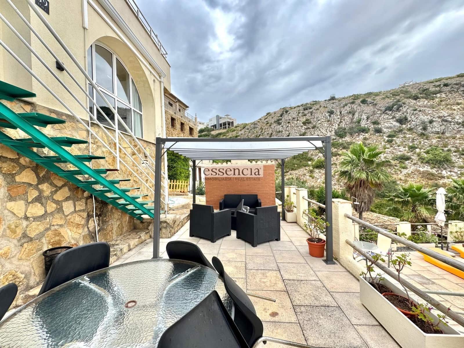 4 soveværelse Villa til salg i Gandia med swimmingpool - € 359.000 (Ref: 9057459)